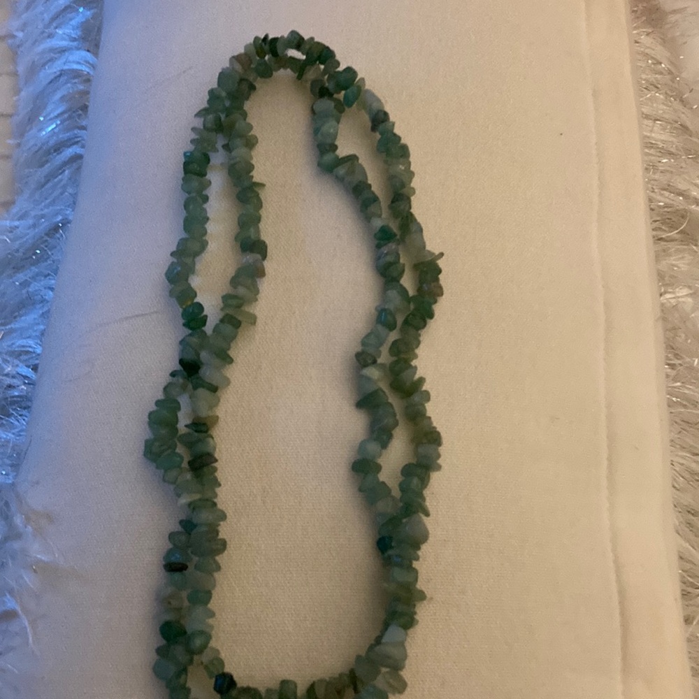 Glass beaded necklace with bracelet